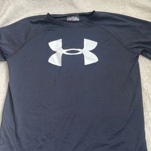 Under Armour Youth Large black tee